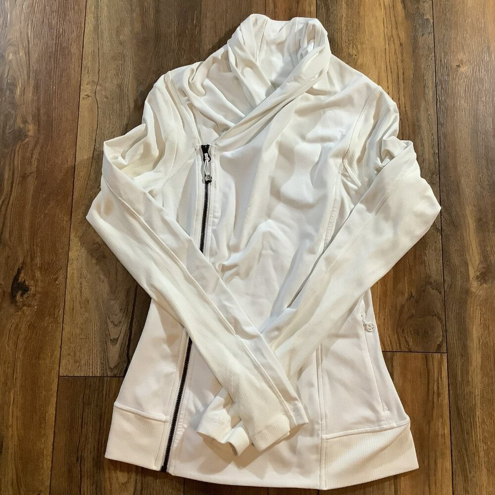 Lululemon Bhakti Yoga Jacket White Size 6 Tight Fit Hip Length Thumbholes RARE